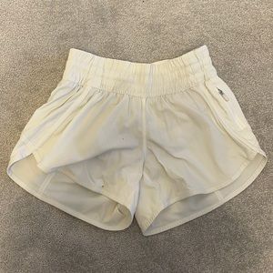 Lululemon Tracker Low-Rise Short 4”